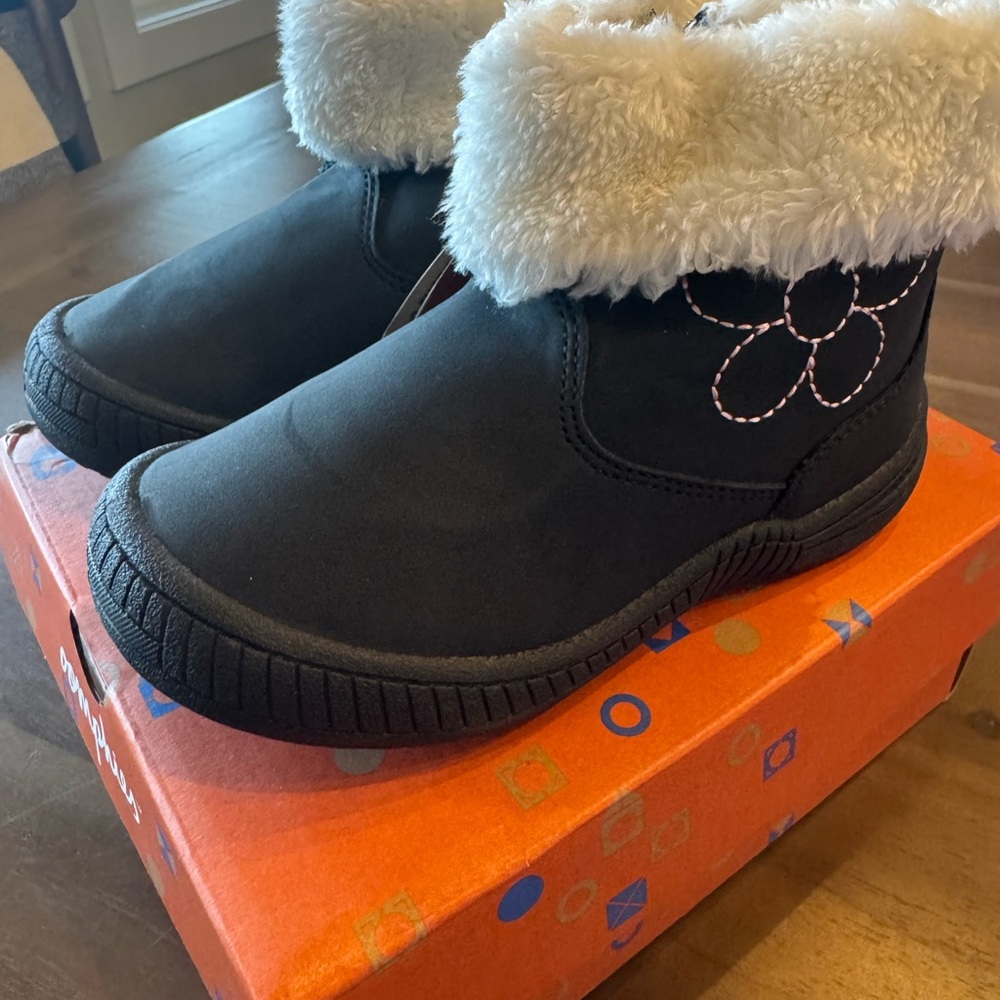 NWT oomphies Cozy Black Kids Boots with Floral Design